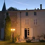 Mazette! Le Chateau Bed and Breakfast 4*