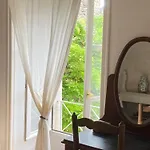 Mazette! Le Chateau Bed and Breakfast