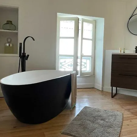 Mazette! Le Chateau Nocleg ze śniadaniem