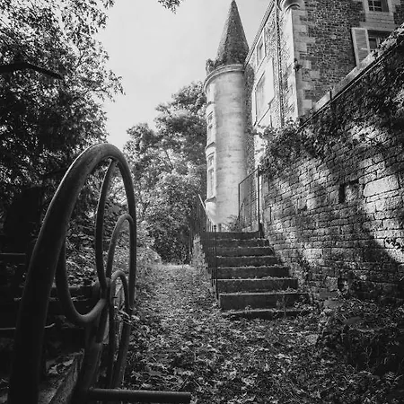 Mazette! Le Chateau Nocleg ze śniadaniem