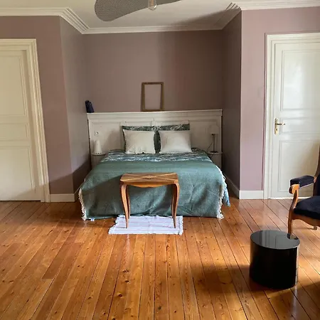 Mazette! Le Château Alojamento de Acomodação e Pequeno-almoço Niort